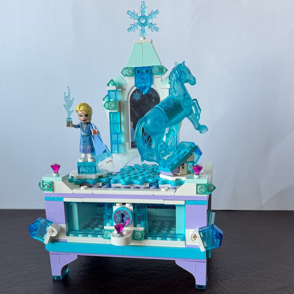LEGO Disney Frozen II Elsa’s Jewelry Box Creation Set